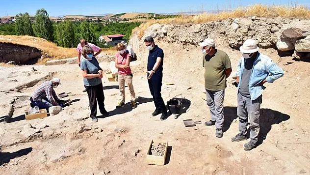 Arslantepe Höyüğü'nde 24 mezar ile 6 ev kalıntısı bulundu