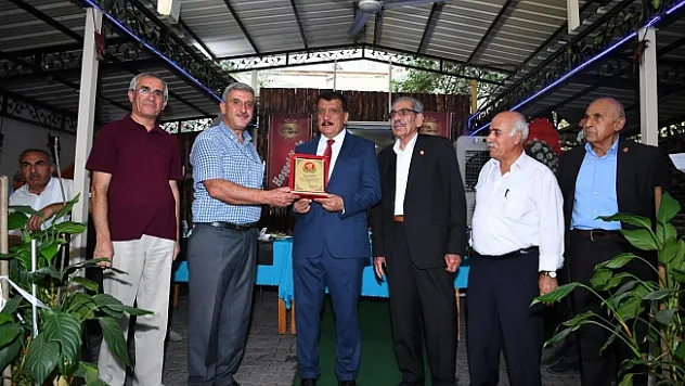 Başkan Gürkan,muhtarlarla teşekkür plaketi programına katıldı