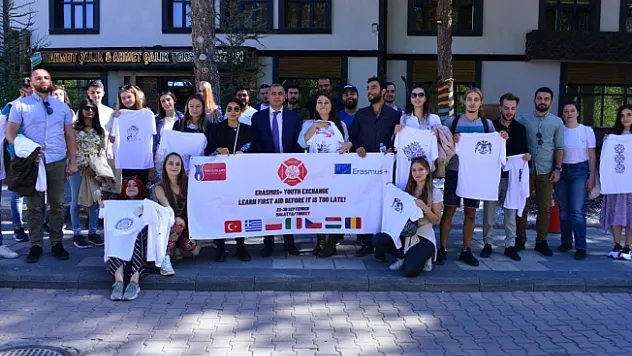 &quotÇok Geç Olmadan İlk Yardım Öğrenin&quot projesi kapsamında öğrenciler Malatya'yı gezdi