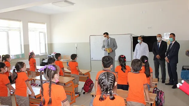 Kaymakam Türkoğlan'dan  okulda pandemi denetimi