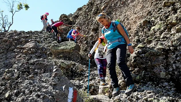 Turistler trekking turu için Arapgir'de