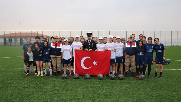 Jandarmadan Cumhuriyet kutlamaları etkinliği