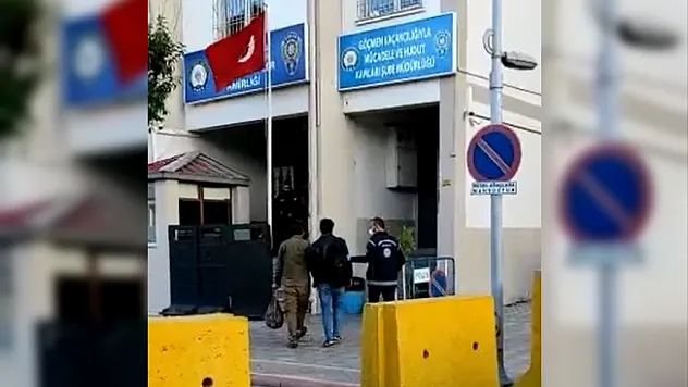 Malatya'da kamyonet kasasında düzensiz göçmenler yakalandı!