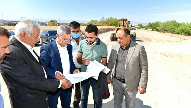 Melekbaba Mahallesindeki yol genişletme çalışmaları son sürat devam ediyor