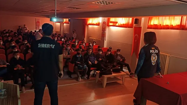 Öğrencilere güvenli internet eğitimi