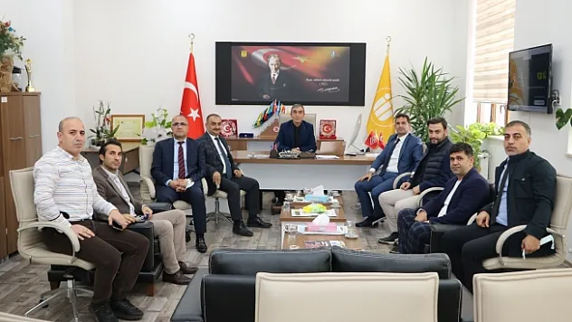 İnönü Üniversitesi İletişim Fakültesi belediye başkan yardımcılarını ağırladı