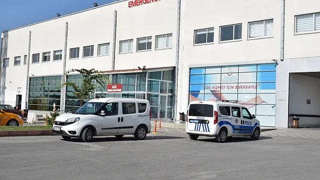 Kavgaya müdahale etmek isteyen bekçi ağır yaralandı
