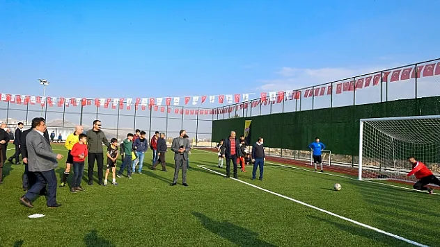 Orduzu sentetik çim sahası düzenlenen törenle hizmete girdi