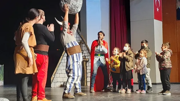 Şehit ve gazi çocuklarına jandarma şefkati