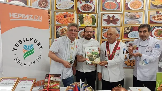 Yeşilyurt'un lezzetleri dünya helal zirvesinde ilgi gördü