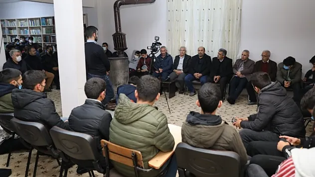 Başkan Güder, gençlerle buluştu