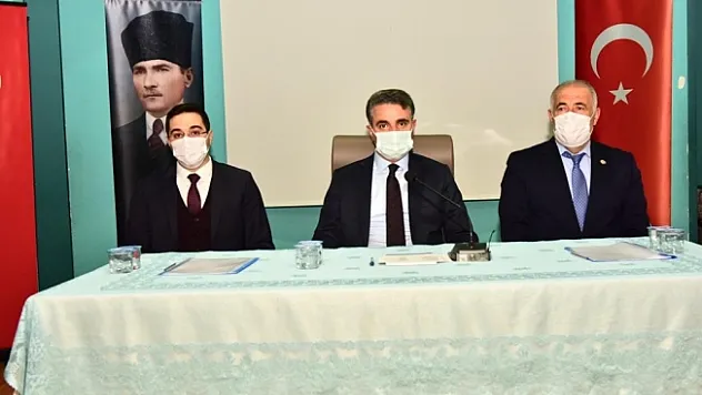Hekimhan'da müdürler ile muhtarlar bir araya geldi