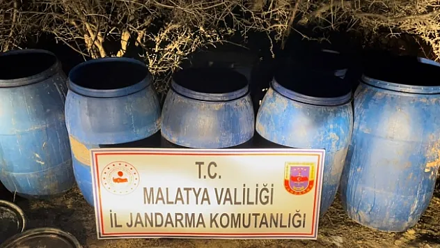 Malatya'da 2 bin litre sahte alkol ele geçirildi