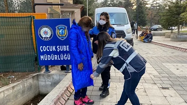 Polis, çocukları sevindirdi