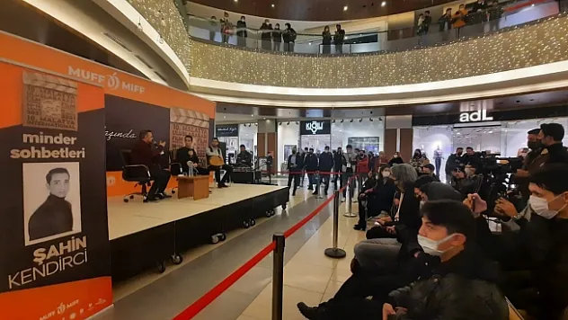 Şahin Kendirci hayranlarıyla buluştu