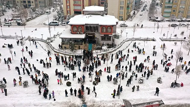 '1.Kartopu Ve Kardanadamlar Şenlikleri' renkli anlara sahne oldu
