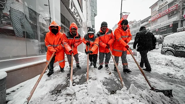 500 iş makinası ve 1.300 personel sahada  