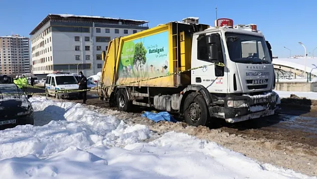 Belediye aracının altında kalan kadın feci şekilde can verdi