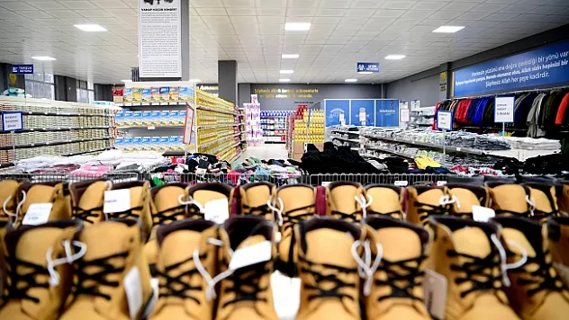 Ekonomik durumu iyi olmayanların kapısı Hayır Çarşısı