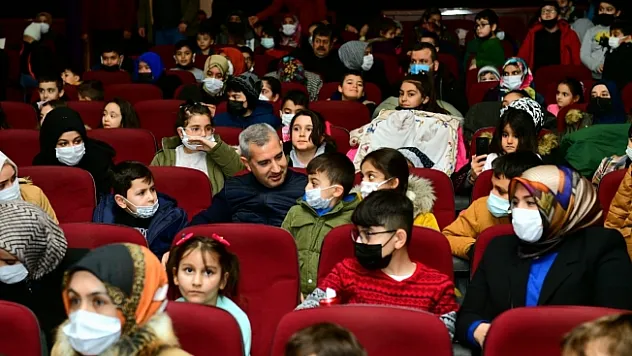 'Kesişme İyiki Varsın Eren' ve 'Aslan Hürkuş' sinema filmleri büyük ilgi gördü