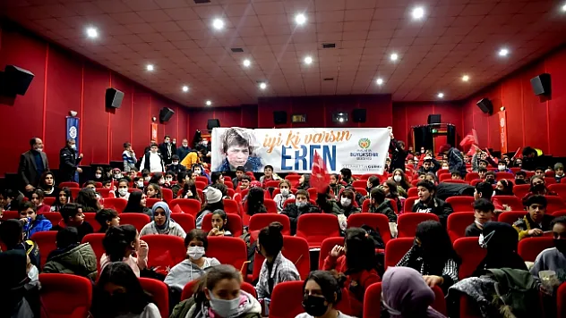 Semt konağı öğrencileri 'Kesişme İyi Ki Varsın Eren' filmini izledi