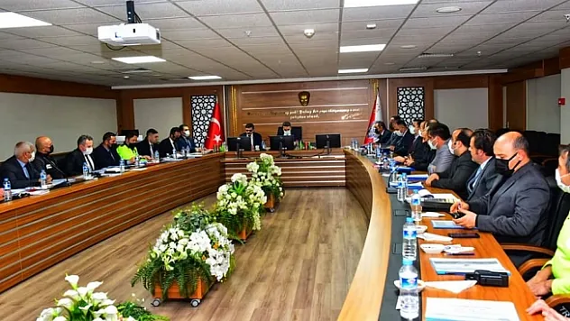 Dağdeviren çalışmalarla ilgili Vali Baruş'a bilgi verdi  