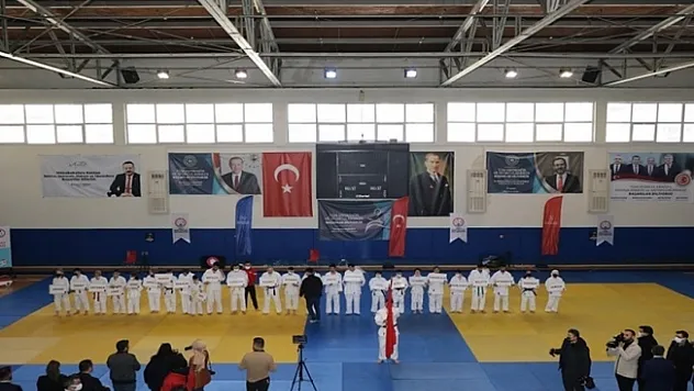 Engelli iki judocu Türkiye Şampiyonası'ndan madalyalarla döndü
