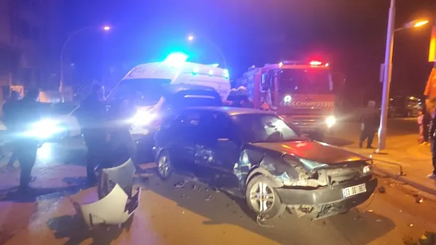 Malatya'da kaza... İki otomobil çarpıştı: 1 yaralı
