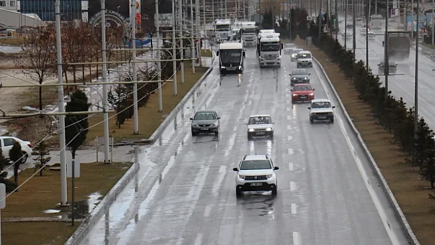 Malatya'da sağanak yağış etkili oldu