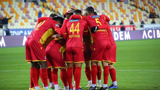 Yeni Malatyaspor düşüyor, yönetim izliyor...