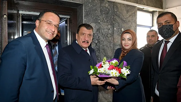 Başkan Gürkan, Hizmet İş Sendikası Malatya Şubesini ziyaret etti