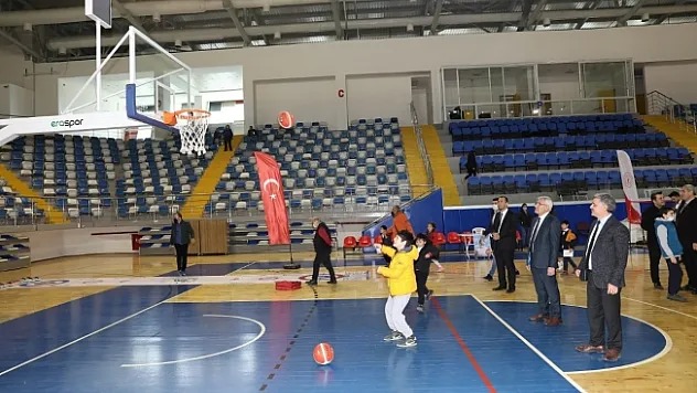 Down Sendromlu çocuklarla Güder ile doyasıya eğlendi!