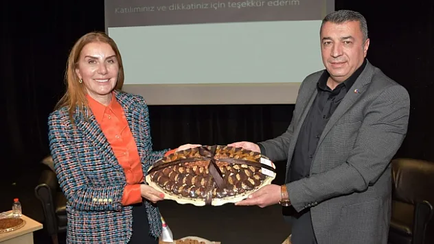 Kayısının sağlığa faydaları panelde anlatıldı