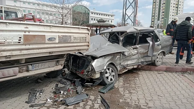 Malatya'da 6 araç birbirine girdi: 1 yaralı