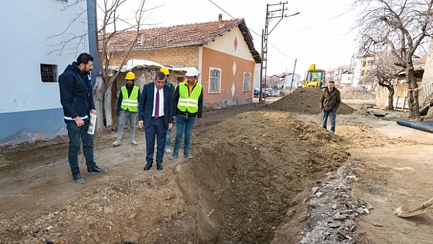 Topsöğüt'ün kanalizasyon hatları yenileniyor
