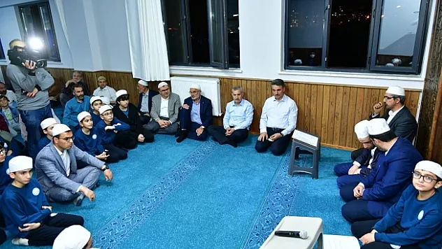 Başkan Çınar, Kadir Gecesi Özel Programlarında vatandaşlarla bir araya geldi