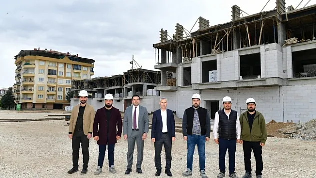 Başkan Çınar, kentsel dönüşüm alanını inceledi  