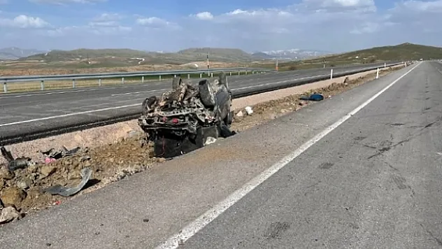 Bayram tatiline giden öğrenciler kaza yaptı: 1'i ağır 4 yaralı