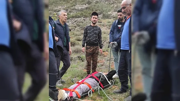 Dağlık alanda ayağı kırılan şahsı AFAD kurtardı