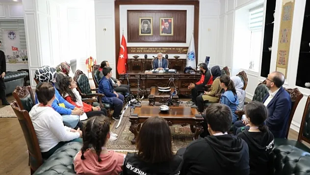 Güder, başarılı sporcularla buluştu 