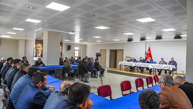 Gürkan, Doğanyol'da muhtarlarla bir araya geldi
