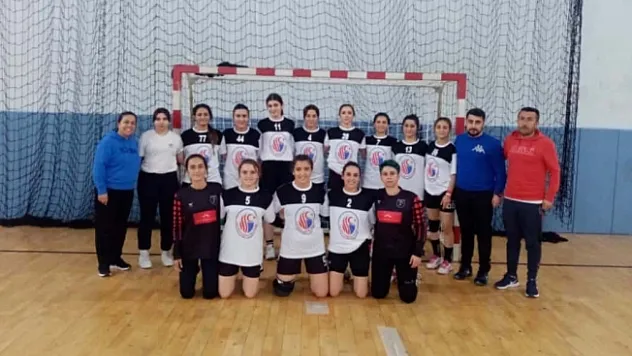 Malatya Necatibey Ortaokulu Hentbol takımında 1.Lig sevinci  