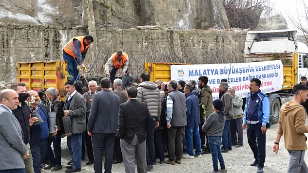 Pütürge'de fidan dağıtımı yapıldı