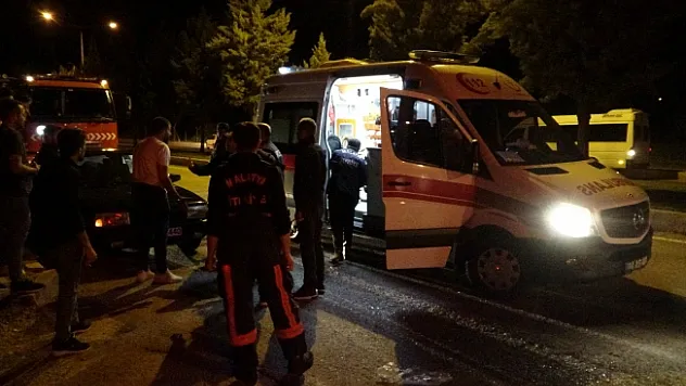 Kazada arkadaşı yaralanan sürücü ortalığı birbirine kattı  