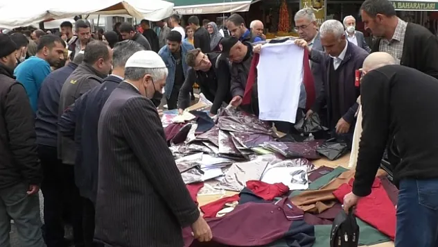 Malatya'da Arefe Pazarı'nda yoğunluk