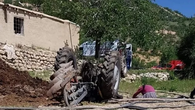 Traktörün altında kalan sürücü öldü
