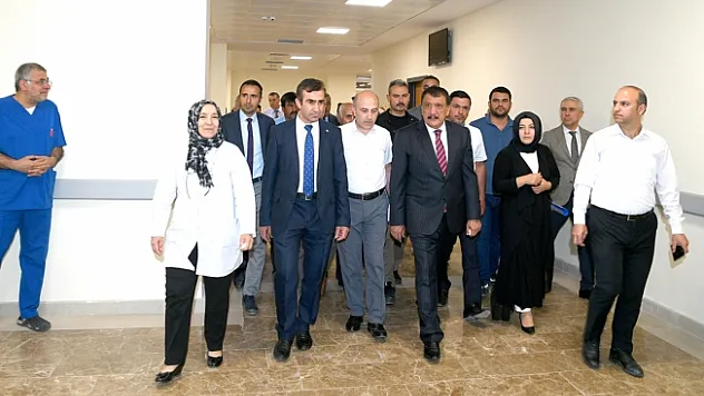 Başkan Gürkan kısmen hizmete giren devlet hastanesini ziyaret etti