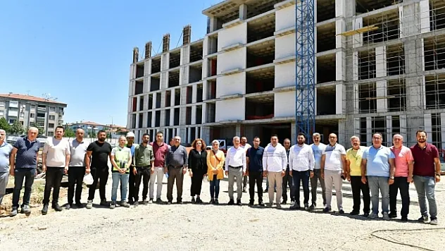Çınar: Yeşilyurt'a el birliğiyle modern bir hizmet binası kazandıracağız