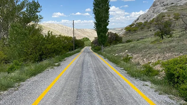 Büyükşehir Belediyesi yatay ve düşey işaretleme çalışmalarını sürdürüyor