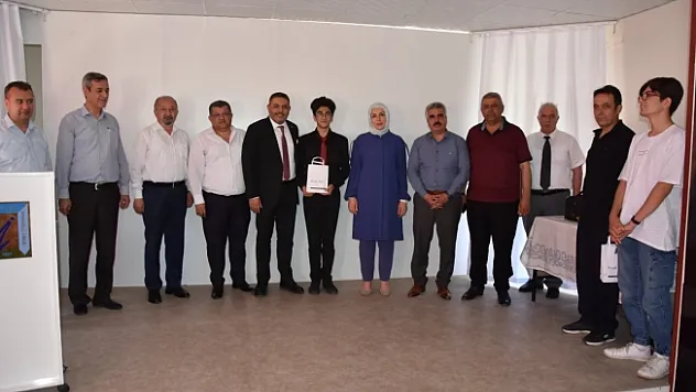 Malatya'da proje okulu öğrenci ve öğretmenlerine ödül